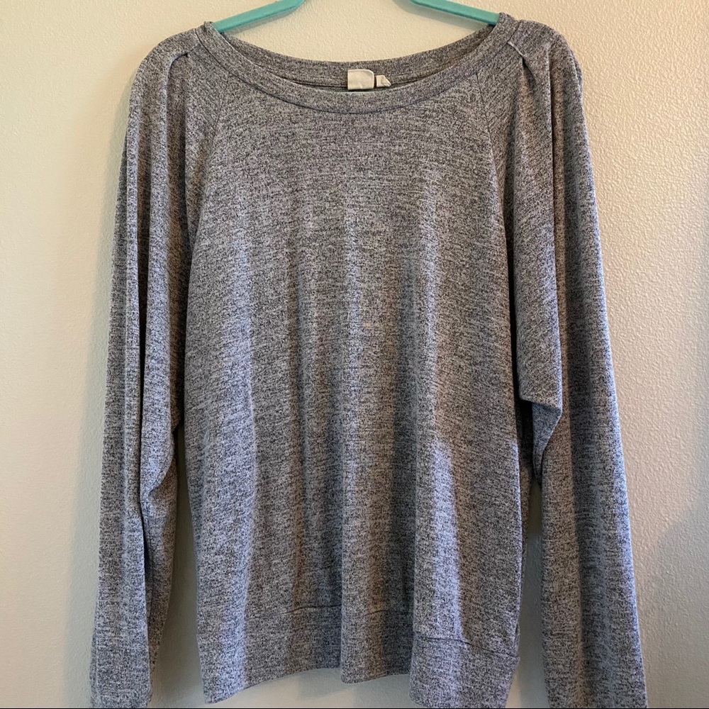 gap sweater